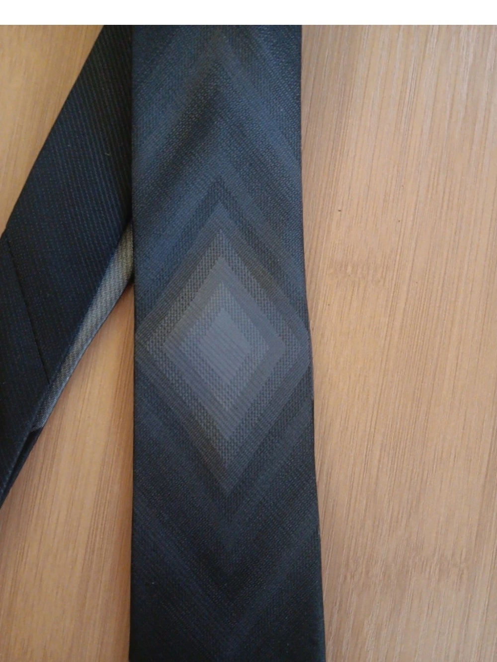 Apt. 9 Black Gray Geometric Silk Necktie Mens Modern Diamond Pattern Tie - Picture 2 of 5